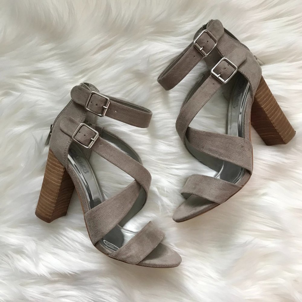 Carlos Santana Gray Taupe Beige Faux Suede Strappy Heels, Size 7